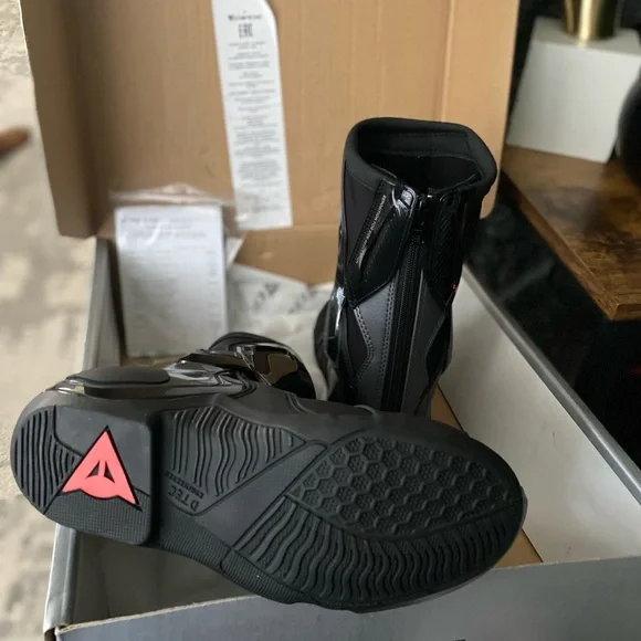 Black Motorcycle Boots